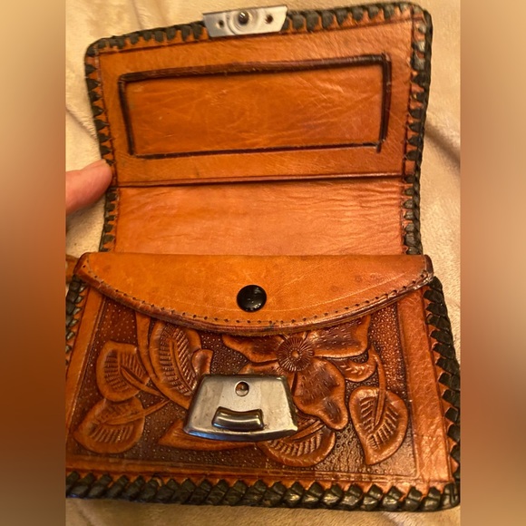 Handcrafted Brown Leather Floral Wallet - Picture 3 of 8